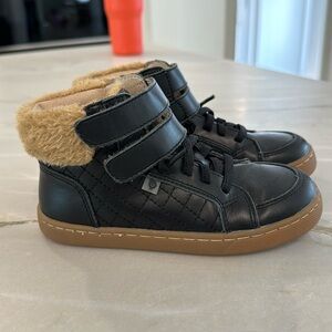 OLD SOLES New Without Tags Size 28 (fits Kids 10/10.5)